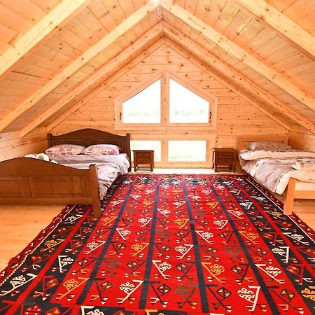 Holiday House By The Lake พลาฟ ภายนอก รูปภาพ