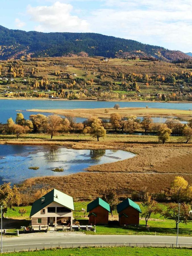 Holiday House By The Lake พลาฟ ภายนอก รูปภาพ