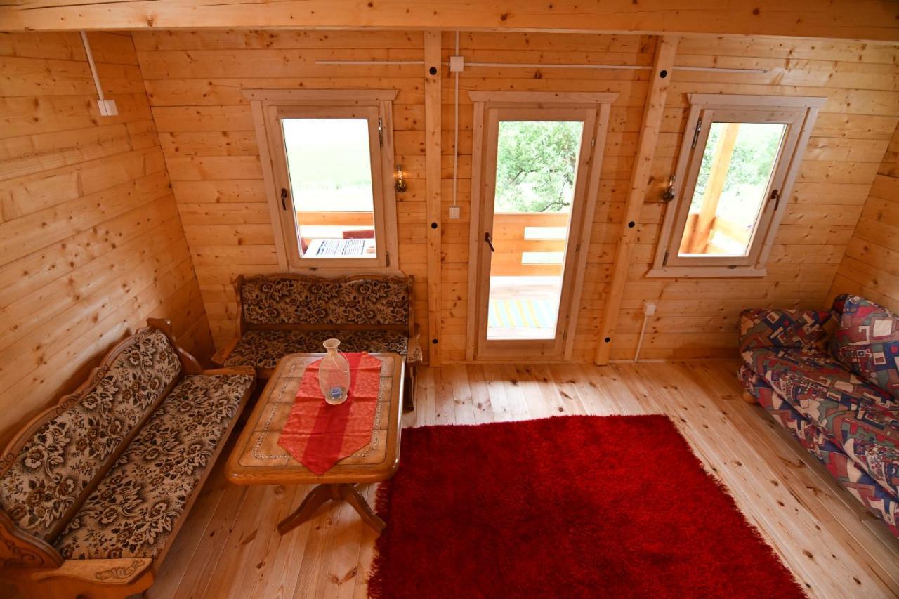 Holiday House By The Lake พลาฟ ภายนอก รูปภาพ